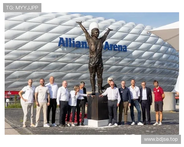 穆勒社媒发文告别拜仁主场：我会珍惜每一秒钟的球场时光